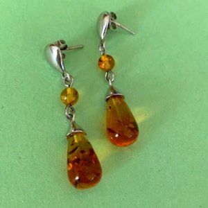 NEW Amber dangling drop earrings